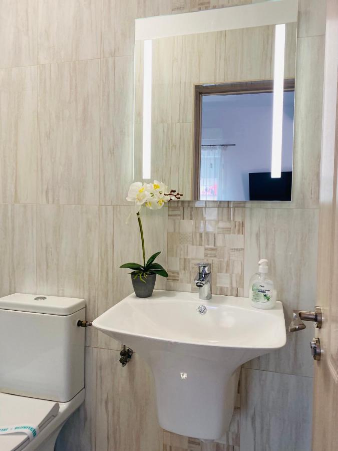 Orange House Constanta Apartment ภายนอก รูปภาพ